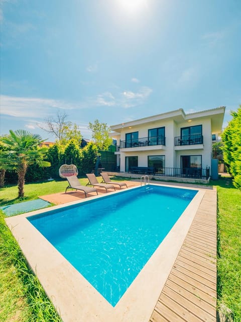 listing card gallery