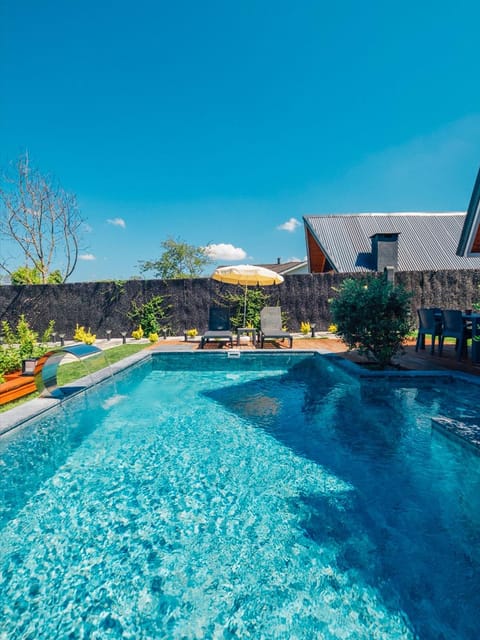 listing card gallery