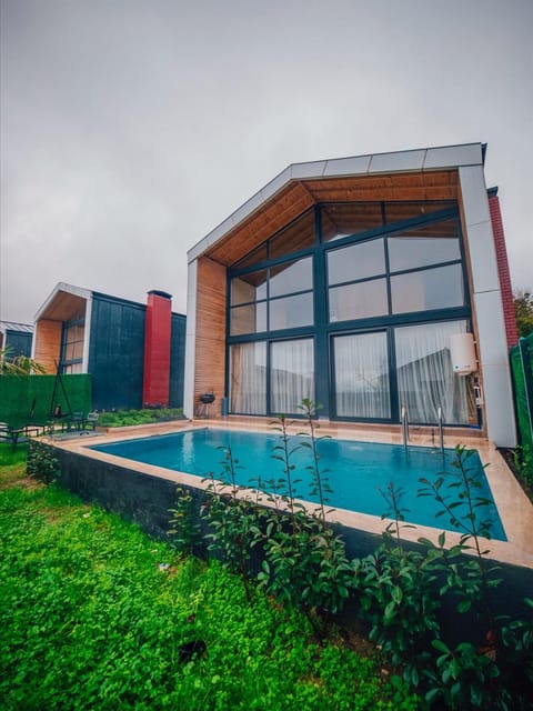 listing card gallery