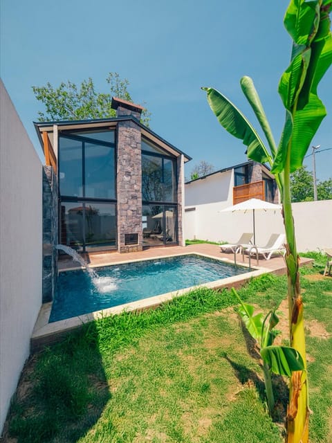 listing card gallery