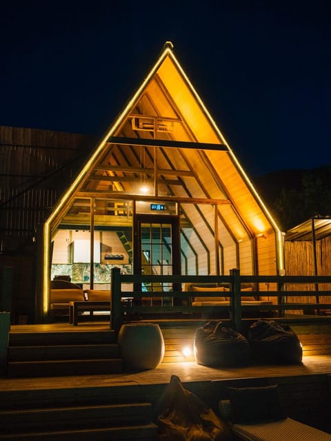 listing card gallery