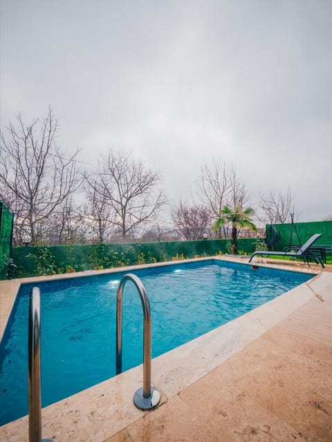 listing card gallery