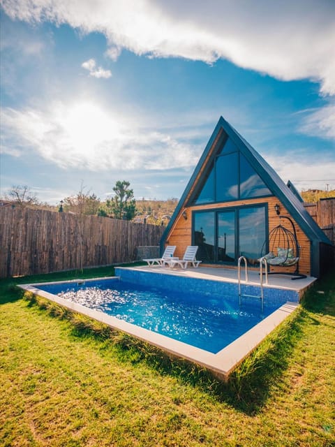 listing card gallery