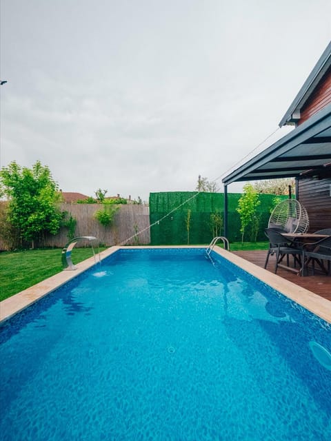 listing card gallery