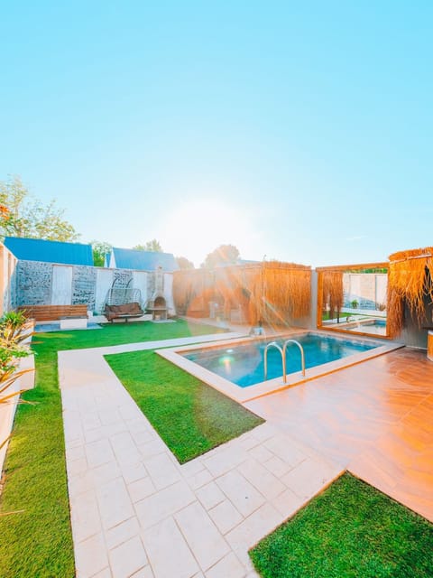 listing card gallery