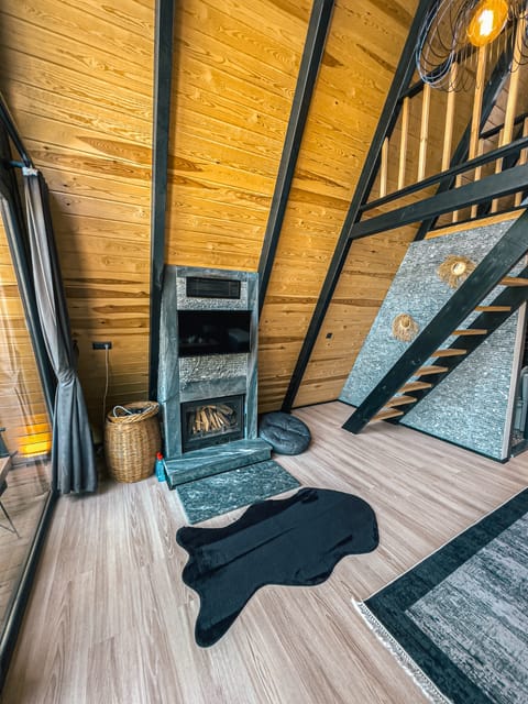 listing card gallery