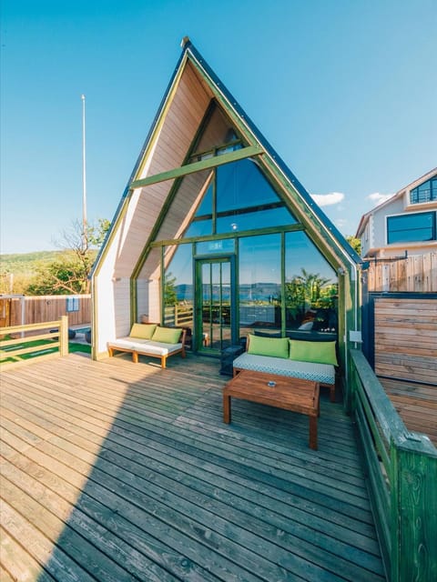 listing card gallery